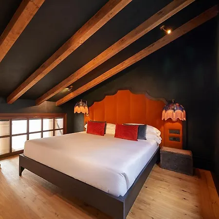 - Adults Only Otel