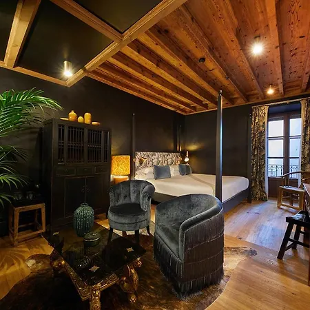 - Adults Only Otel