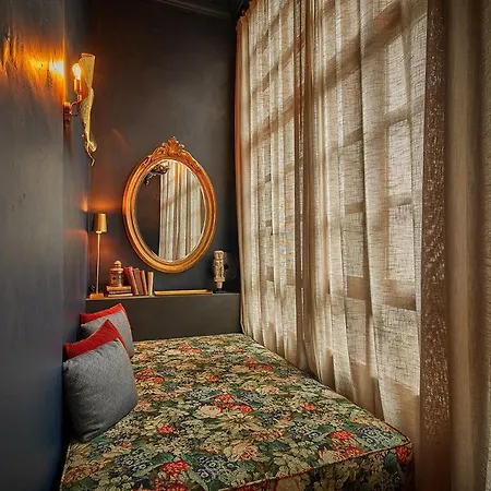 - Adults Only Otel