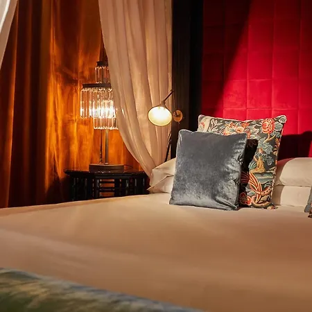 - Adults Only Otel